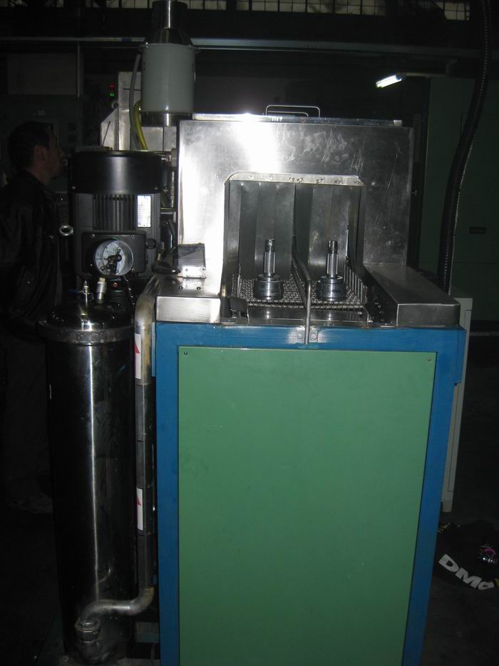 TEA-3000TG驅(qū)動(dòng)軸通過式清洗機(jī)